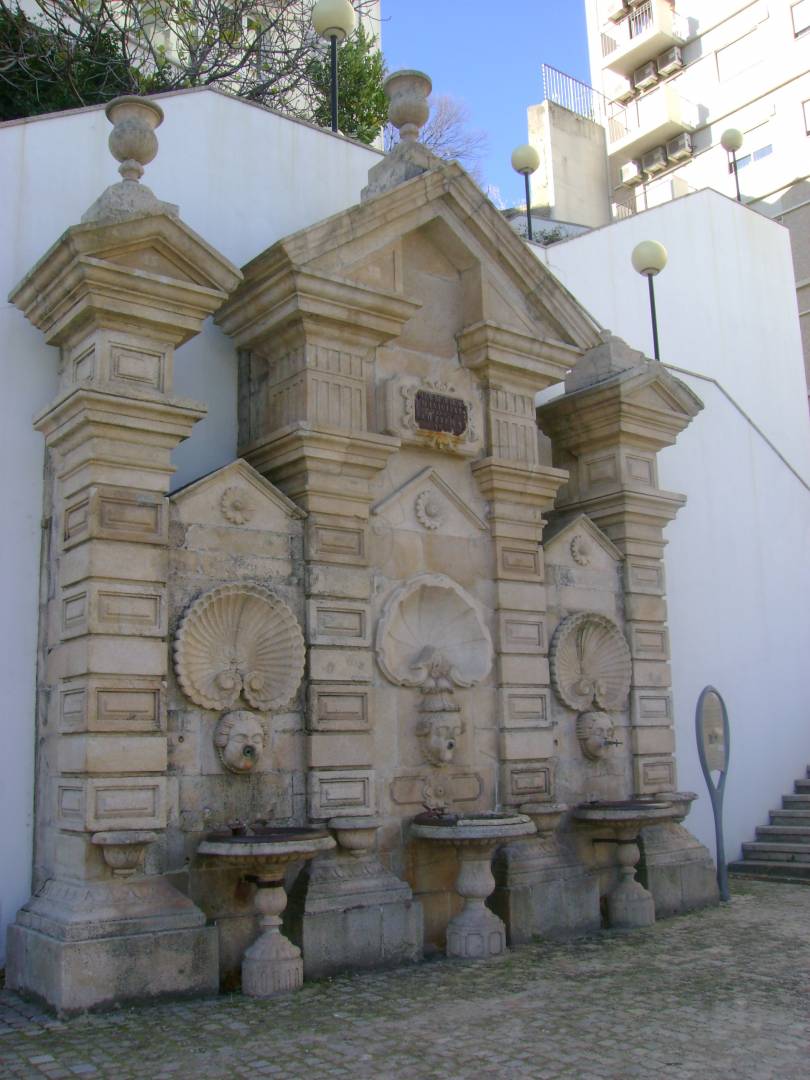 Fonte Das Tres Bicas